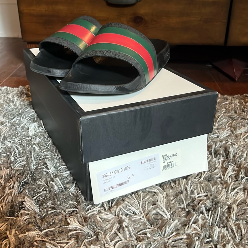Men’s Gucci Slides/Slippers